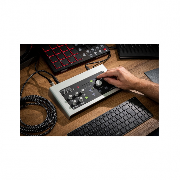 Steinberg UR28M 錄音介面-金聲樂器音響