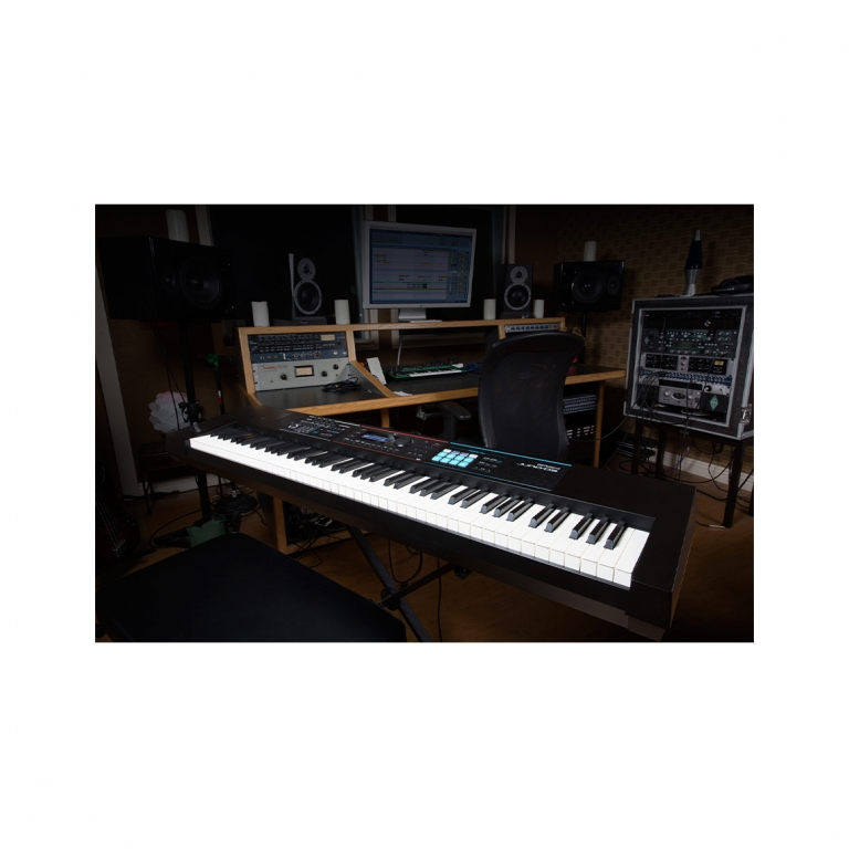 【美品】 Roland JUNO DS 88 鍵盤 Roland JUNO D8 Keyboard Synthesizer, 88-Key | zZounds